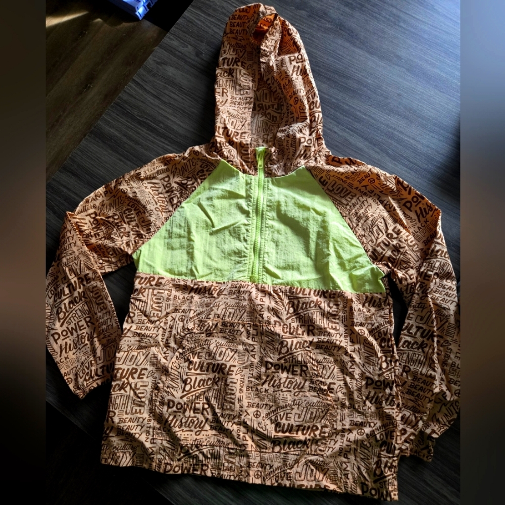 NWOT TARGET X BLACK BEYOND MEAUSRE windbreaker kids Lg